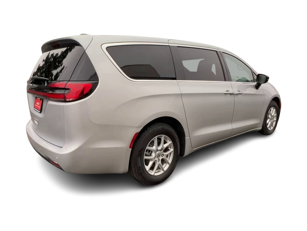 Thumbnail: 2024 Chrysler Pacifica - 15