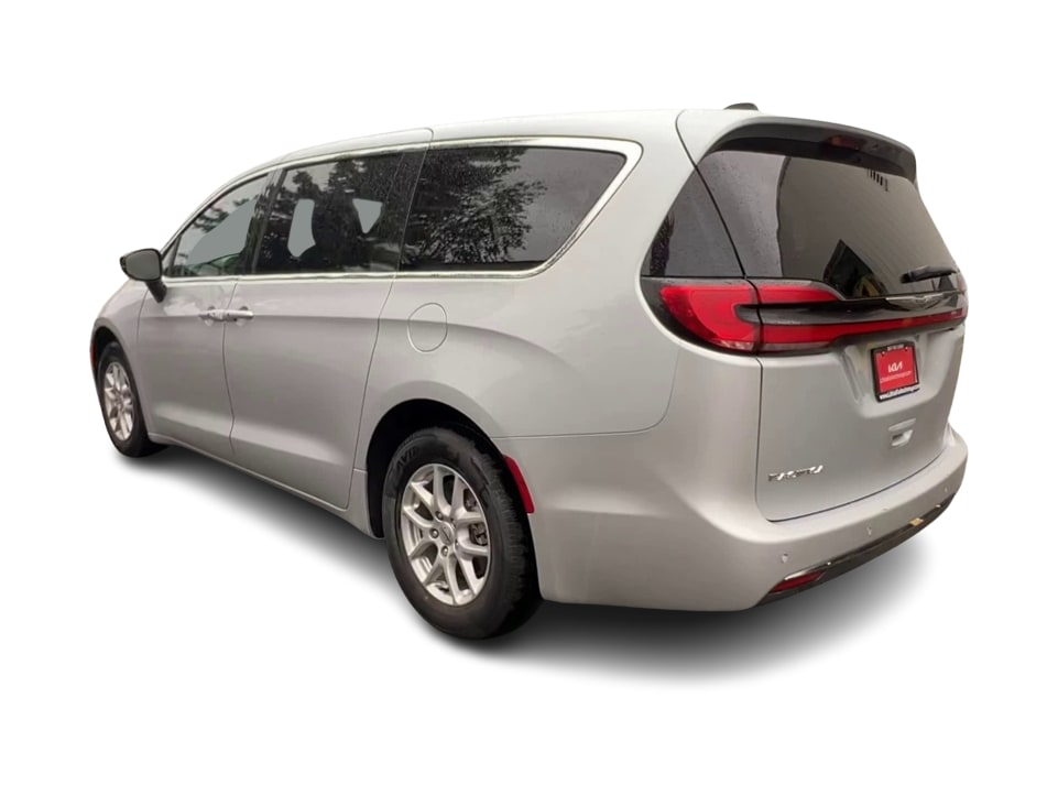 Thumbnail: 2024 Chrysler Pacifica - 4
