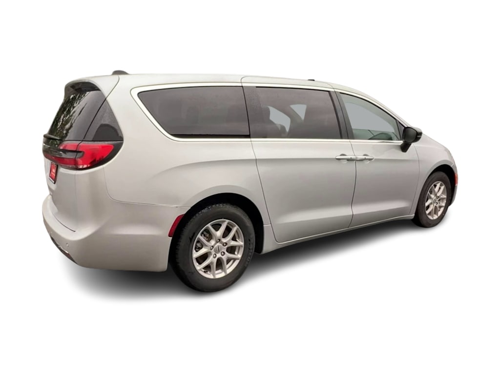 Thumbnail: 2024 Chrysler Pacifica - 17