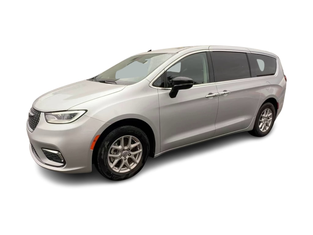 Thumbnail: 2024 Chrysler Pacifica - 16