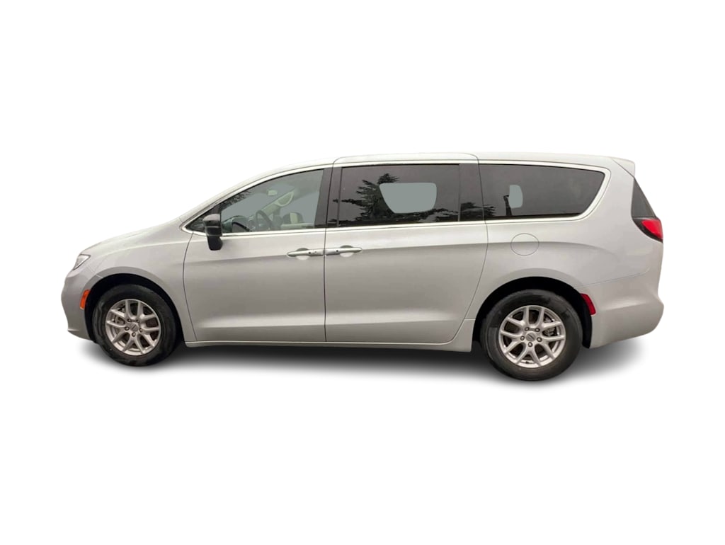 Thumbnail: 2024 Chrysler Pacifica - 3