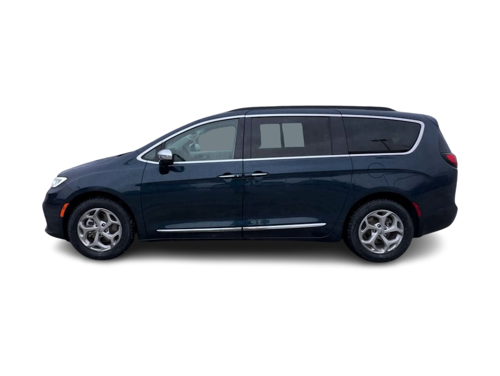 2023 Chrysler Pacifica Limited 17