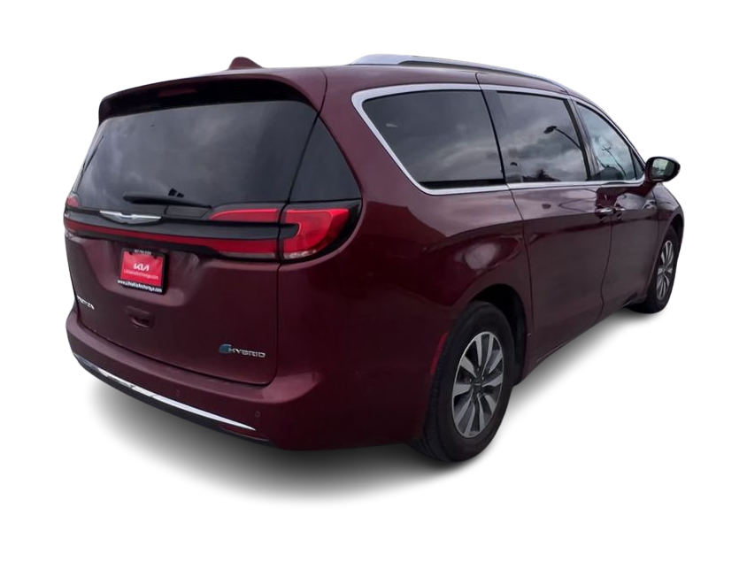 Thumbnail: 2021 Chrysler Pacifica - 17
