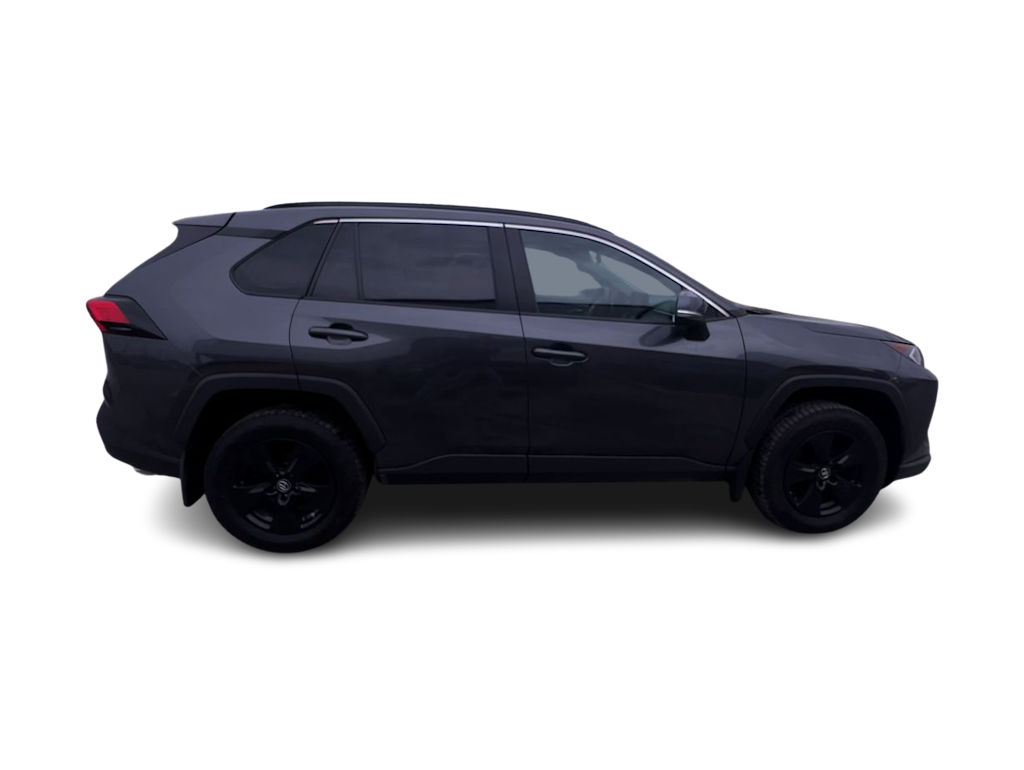2019 Toyota RAV4 XLE 18