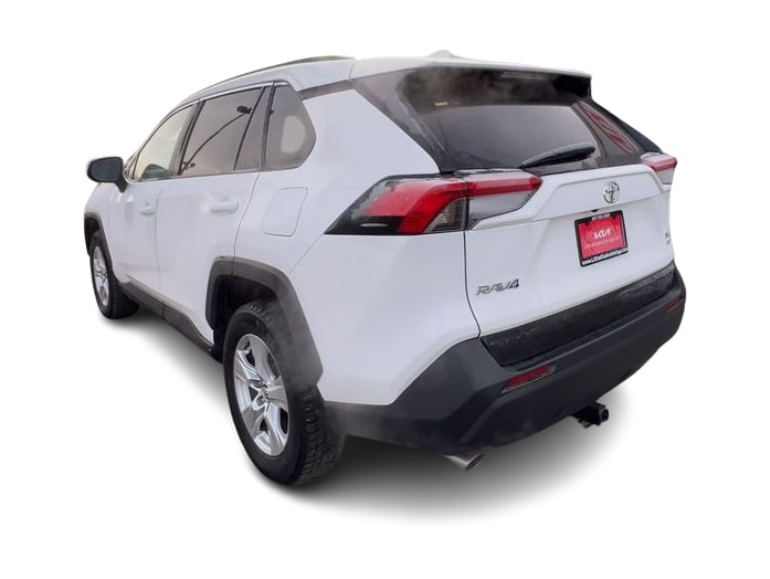 2020 Toyota RAV4 XLE 16