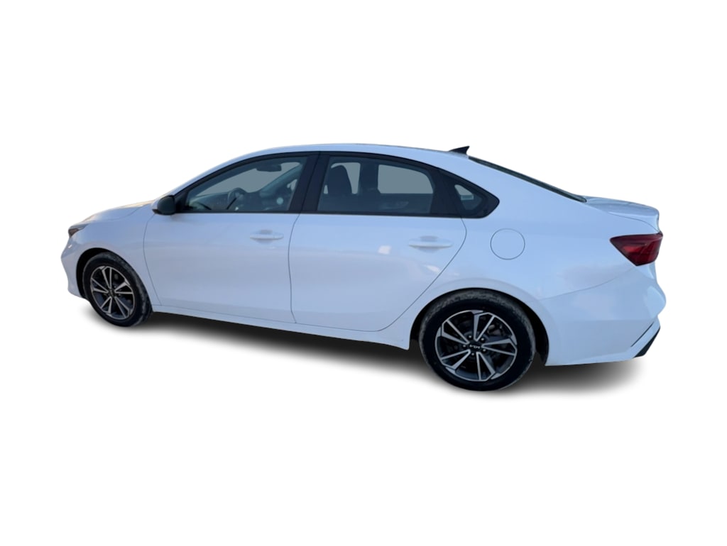 Thumbnail: 2022 Kia Forte - 17