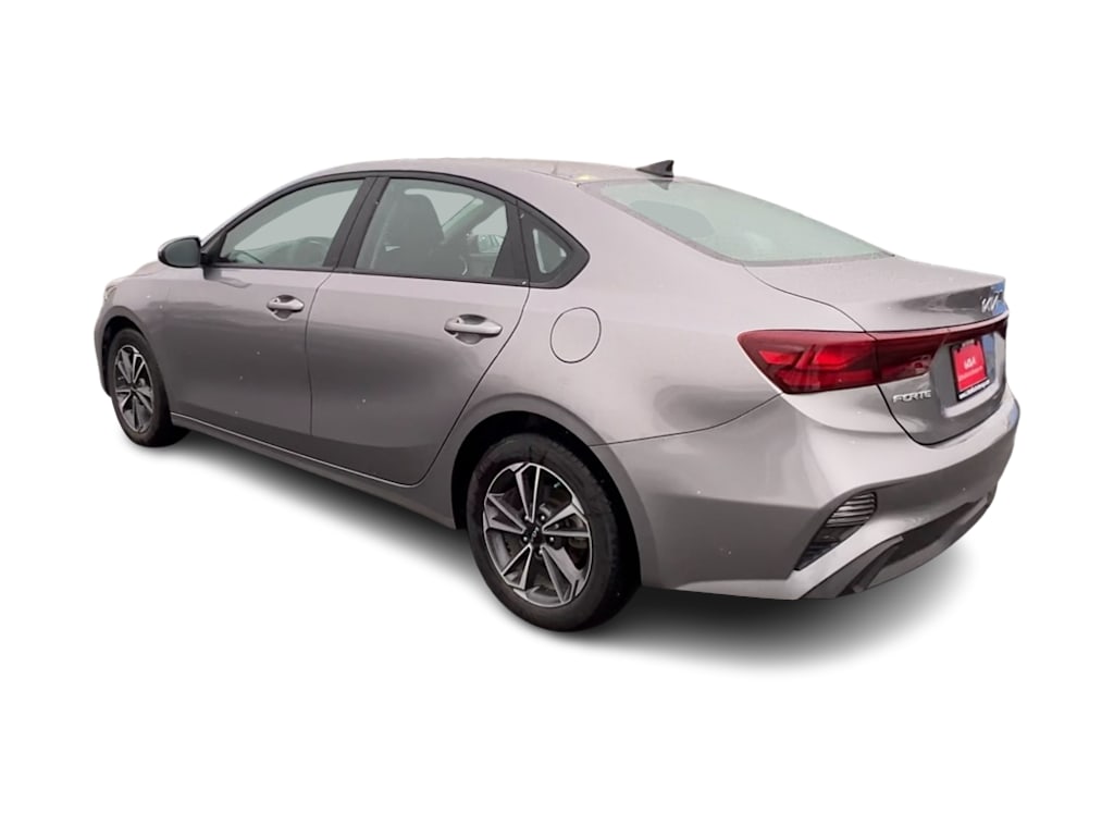 Thumbnail: 2023 Kia Forte - 4