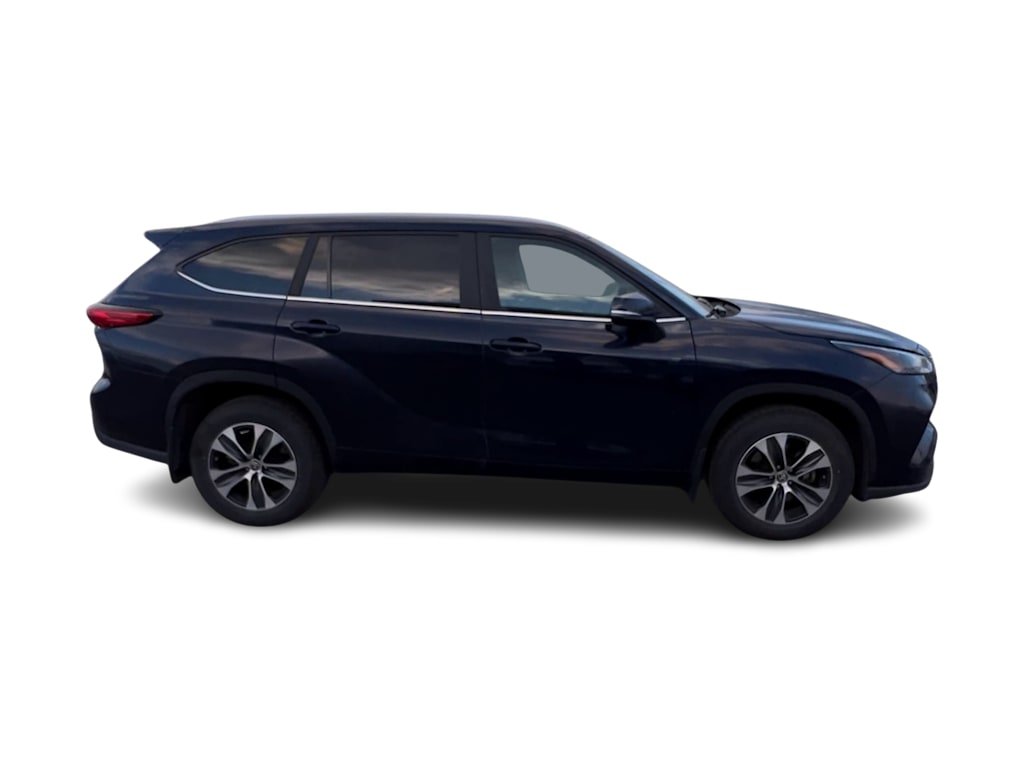Thumbnail: 2023 Toyota Highlander - 18