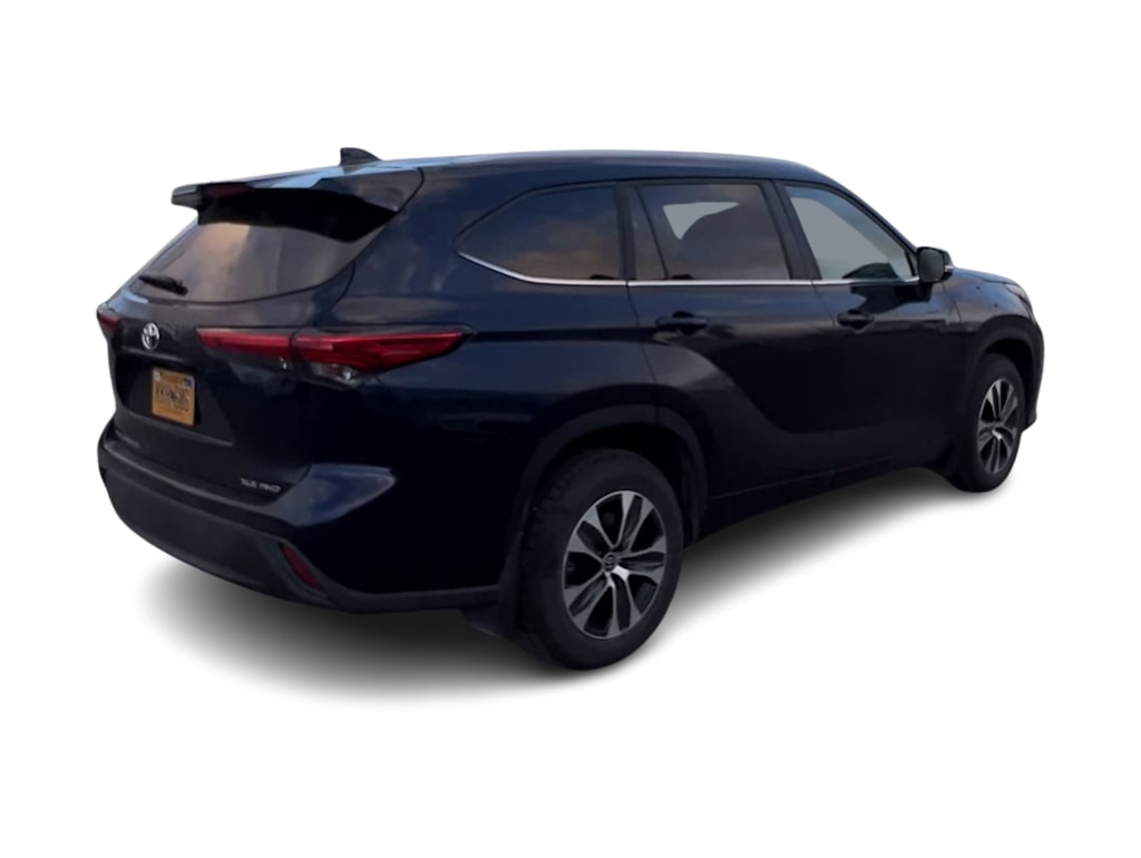 Thumbnail: 2023 Toyota Highlander - 17