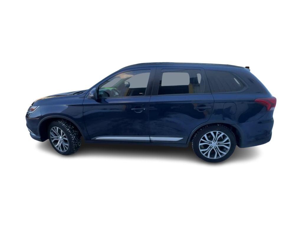 Thumbnail: 2016 Mitsubishi Outlander - 3