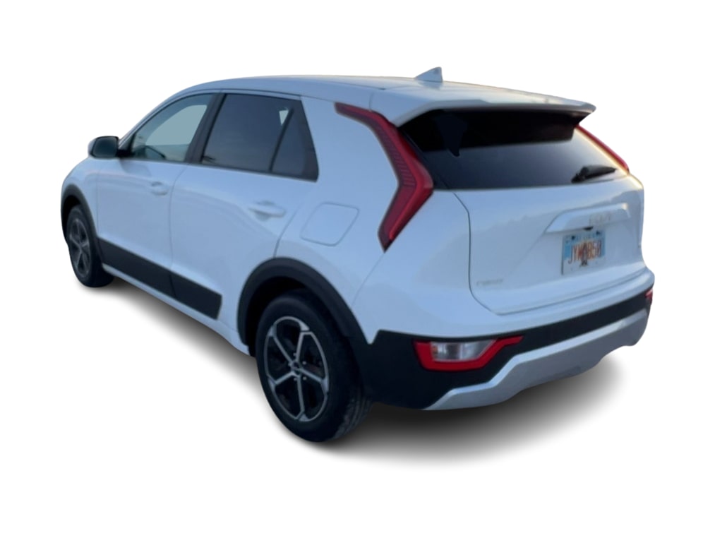 Thumbnail: 2024 Kia Niro - 4