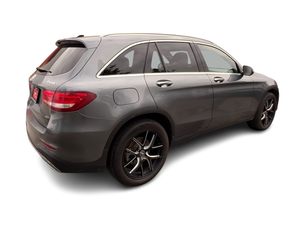 Thumbnail: 2016 Mercedes-Benz GLC - 16