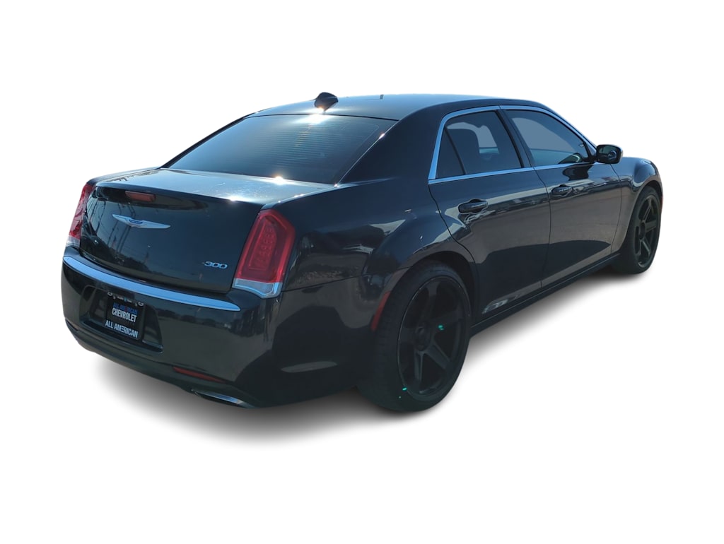 2018 Chrysler 300 Touring 23