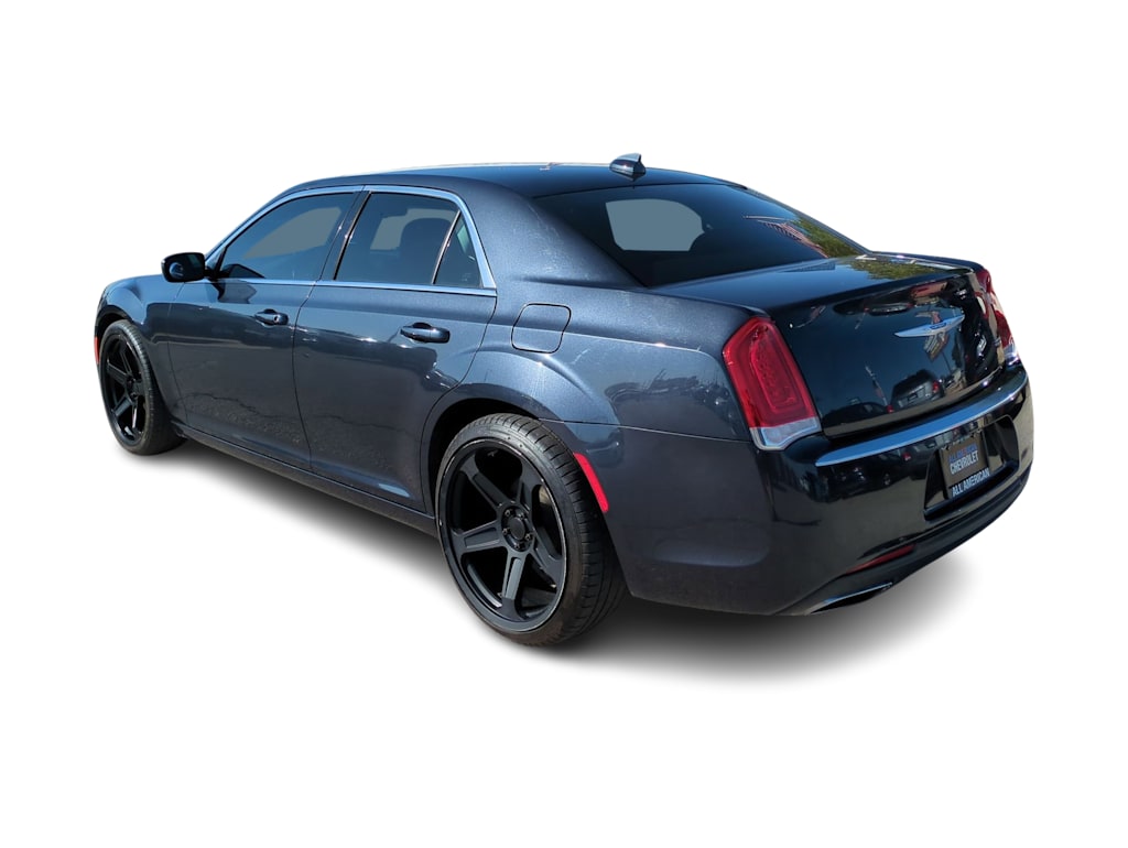 2018 Chrysler 300 Touring 4