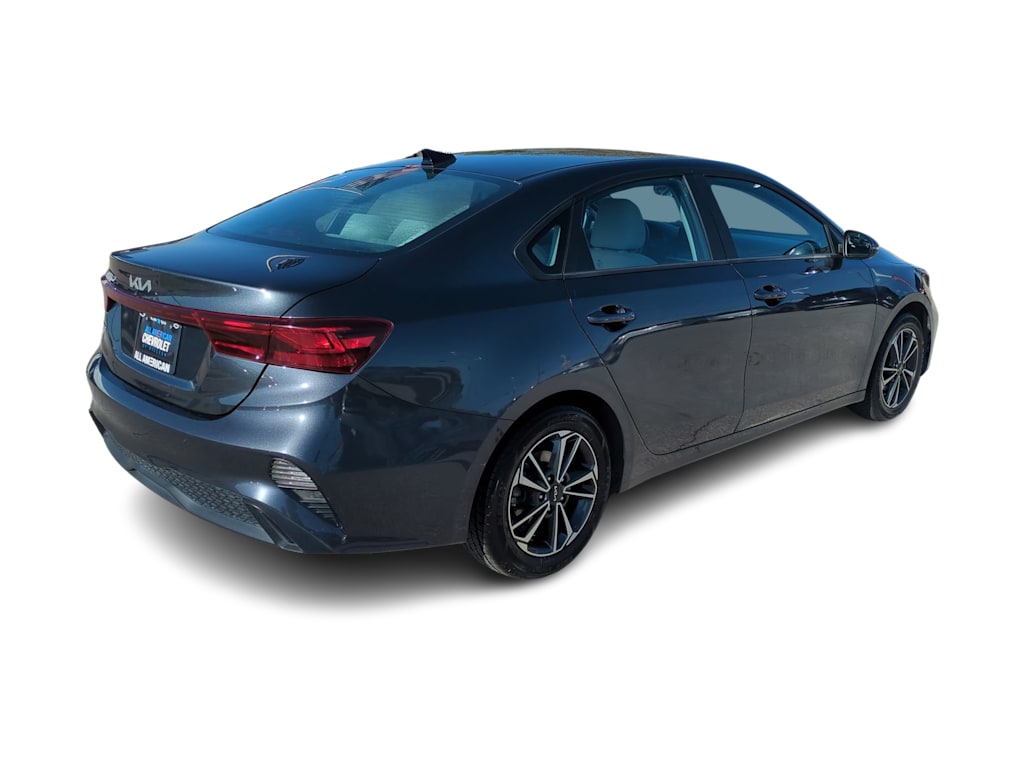 Thumbnail: 2023 Kia Forte - 21