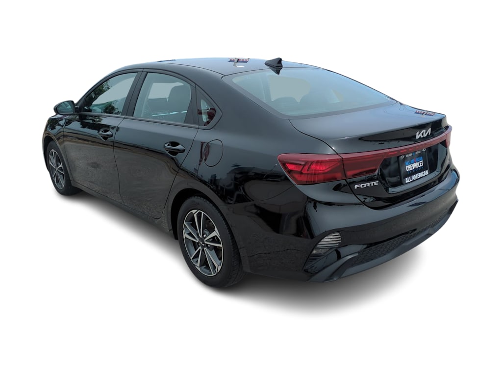 Thumbnail: 2023 Kia Forte - 4