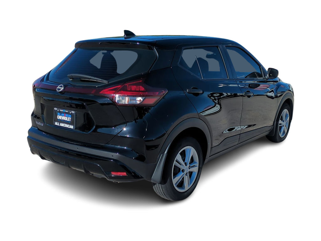Thumbnail: 2023 Nissan Kicks - 23