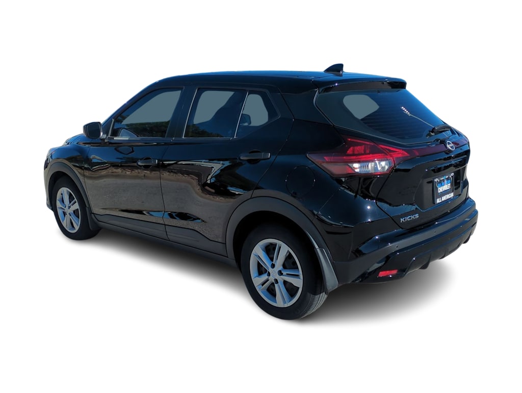Thumbnail: 2023 Nissan Kicks - 4