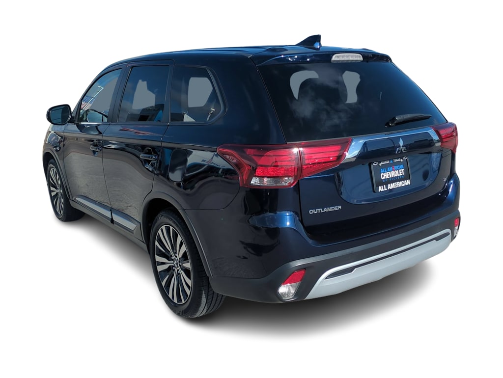 Thumbnail: 2020 Mitsubishi Outlander - 4