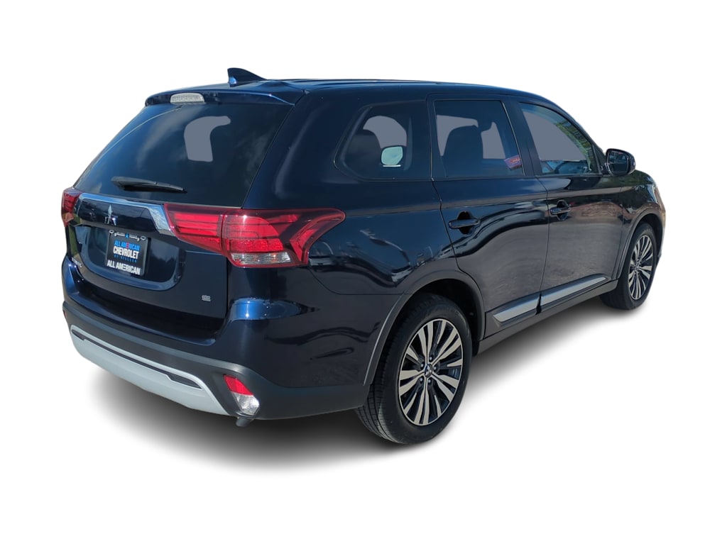 Thumbnail: 2020 Mitsubishi Outlander - 21