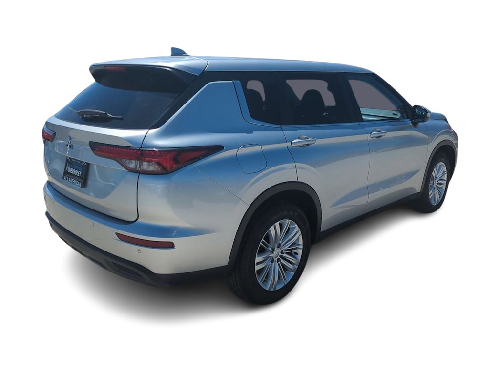 2023 Mitsubishi Outlander ES 22