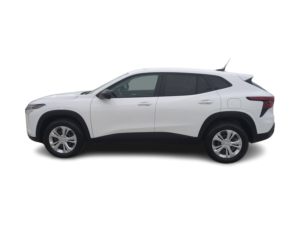 Thumbnail: 2025 Chevrolet Trax - 3