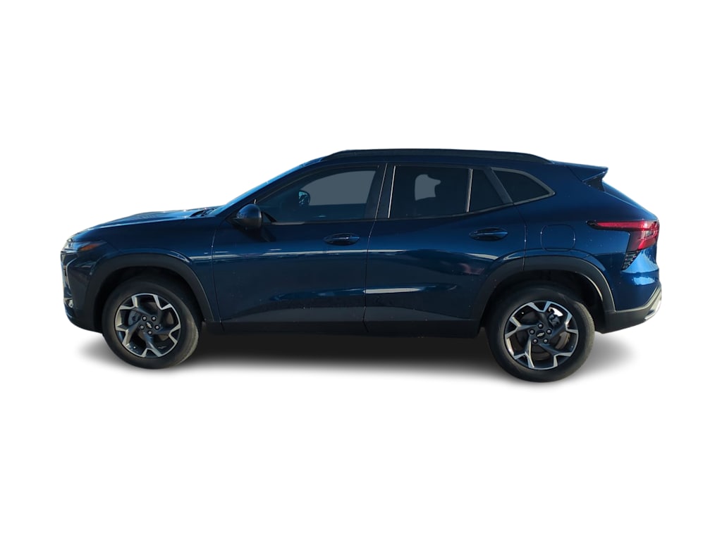 Thumbnail: 2024 Chevrolet Trax - 3