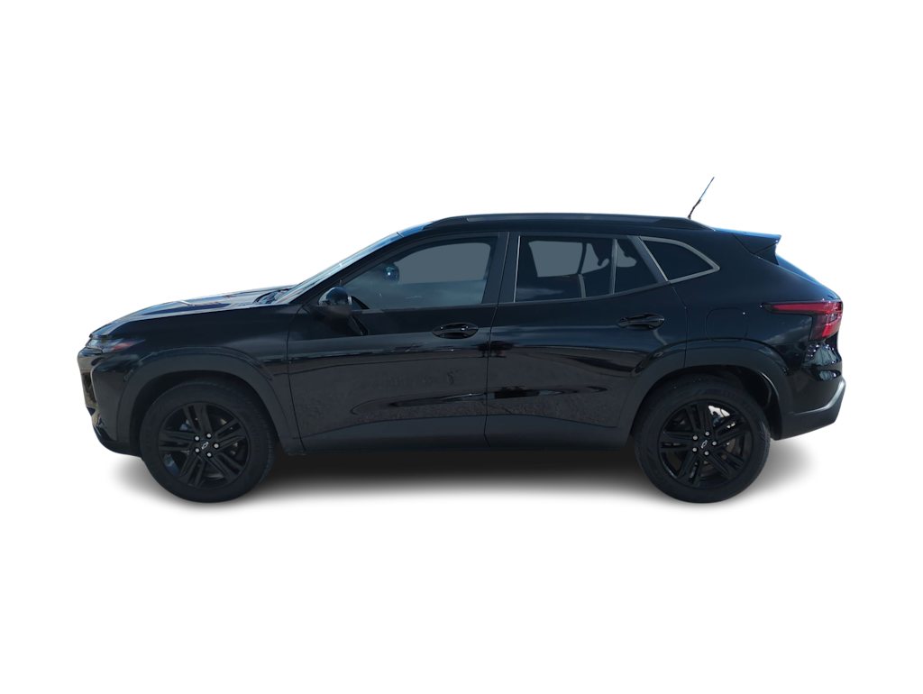 Thumbnail: 2025 Chevrolet Trax - 3