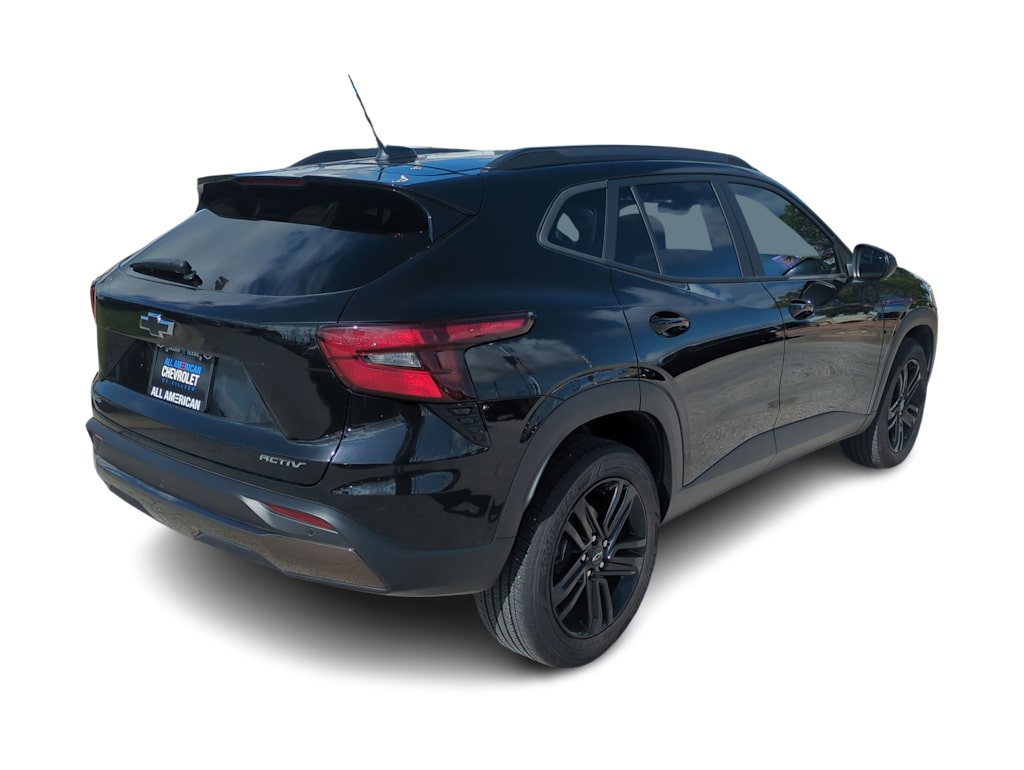 Thumbnail: 2025 Chevrolet Trax - 21