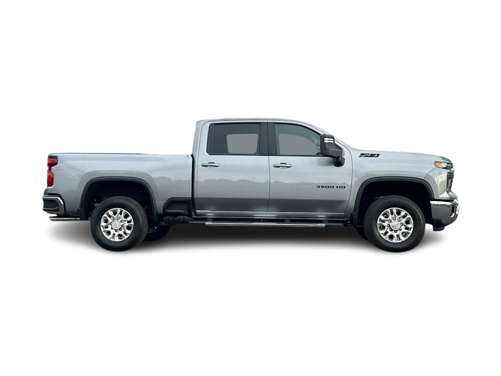 Thumbnail: 2026 Chevrolet Silverado 3500 - 17