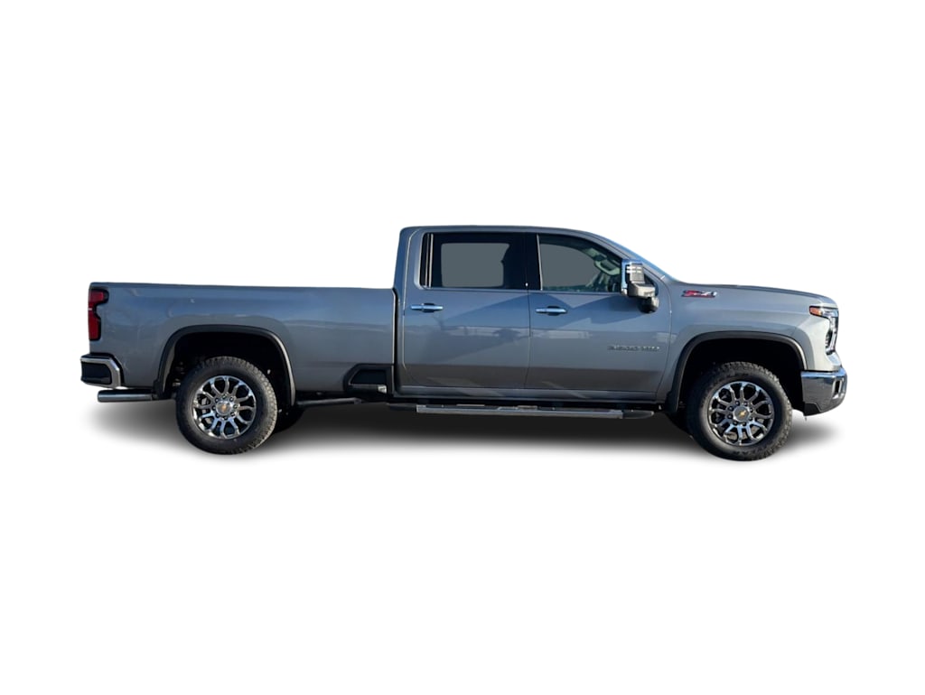 Thumbnail: 2026 Chevrolet Silverado 3500 - 17