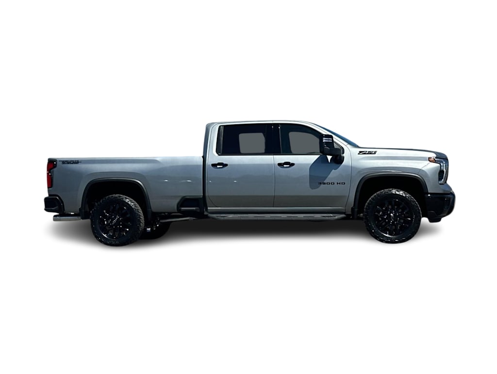 Thumbnail: 2026 Chevrolet Silverado 3500 - 17