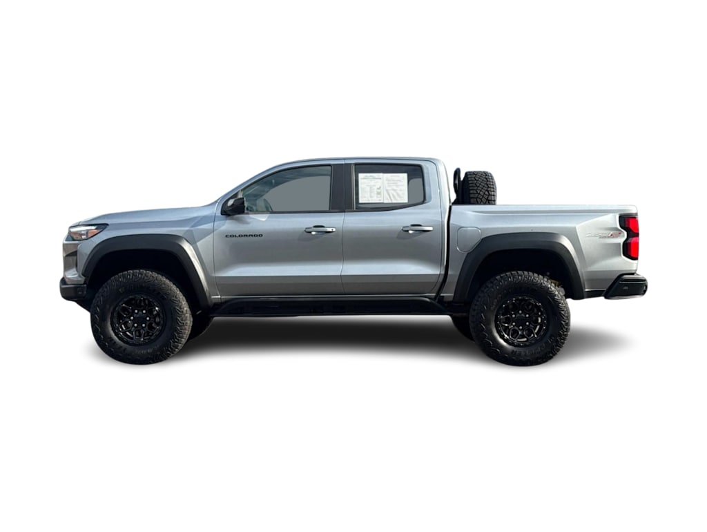 Thumbnail: 2024 Chevrolet Colorado - 3