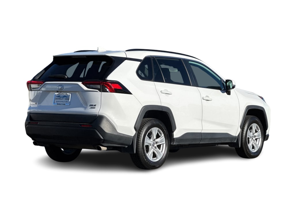 Thumbnail: 2021 Toyota RAV4 - 18