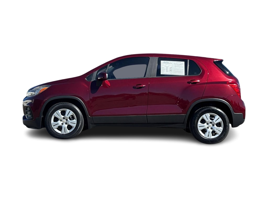 Thumbnail: 2017 Chevrolet Trax - 3