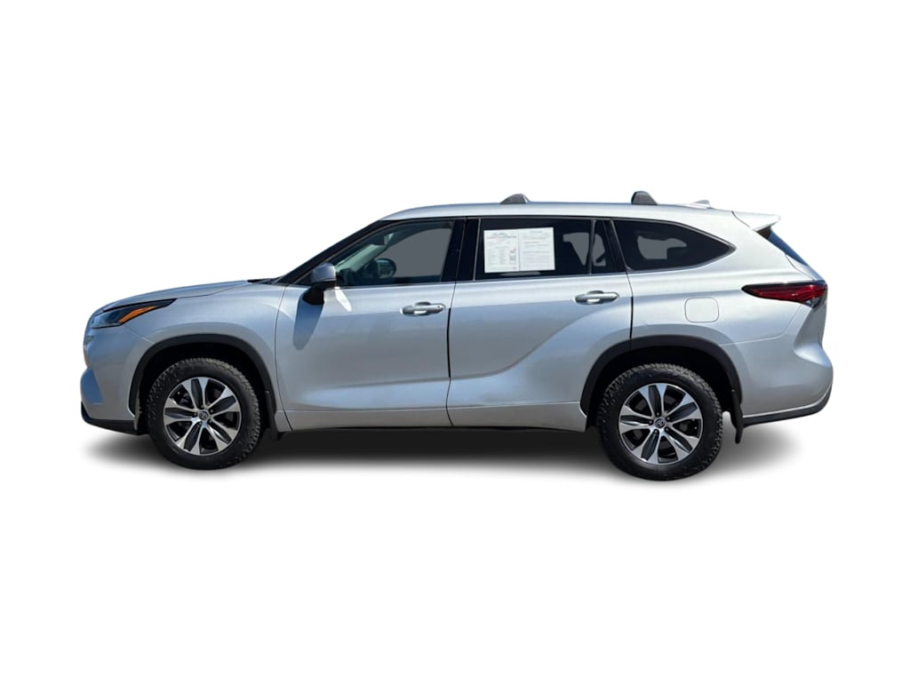 Thumbnail: 2021 Toyota Highlander - 3