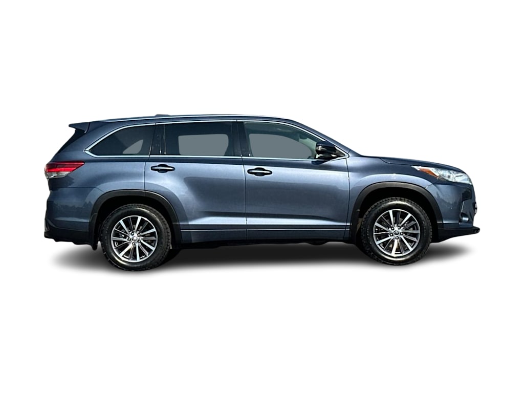 Thumbnail: 2017 Toyota Highlander - 19