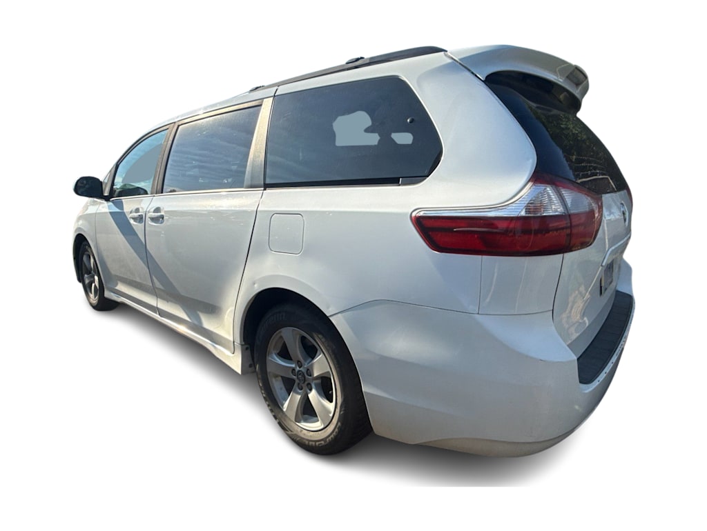 Thumbnail: 2019 Toyota Sienna - 2