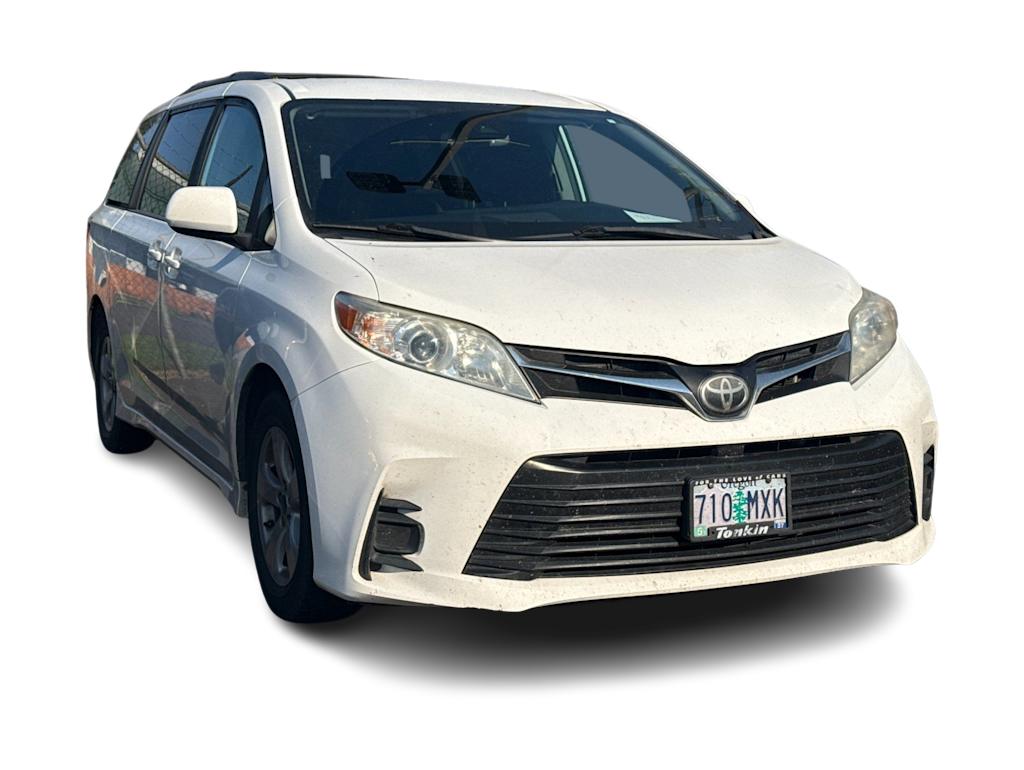 Thumbnail: 2019 Toyota Sienna - 9