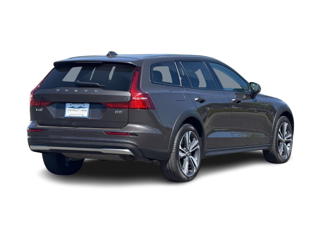 Thumbnail: 2025 Volvo V60 - 18