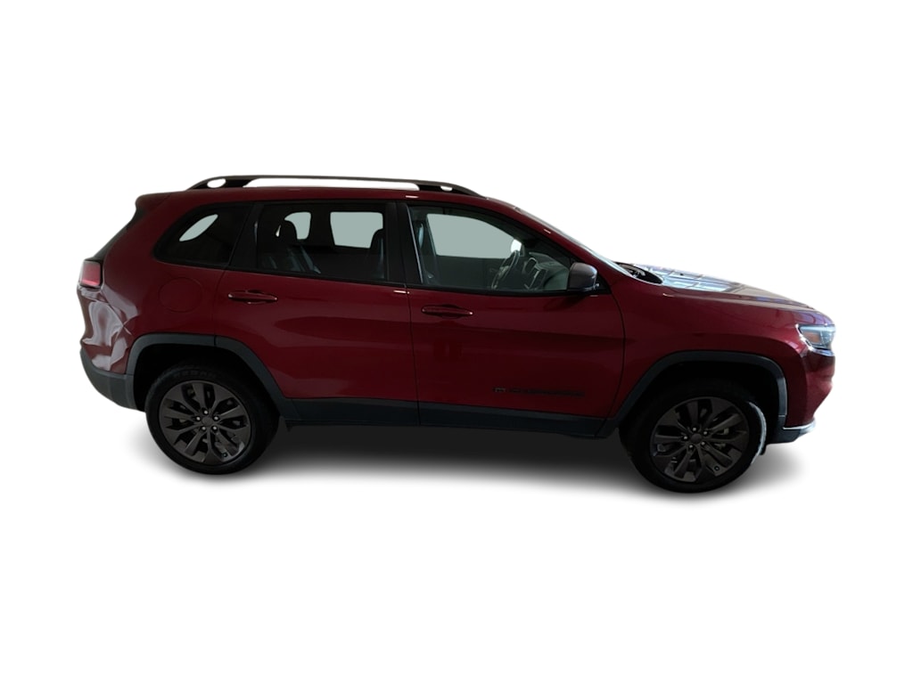 Thumbnail: 2021 Jeep Cherokee - 21