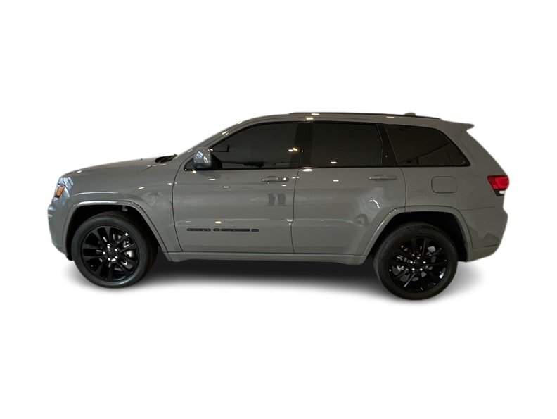 2022 Jeep Grand Cherokee Laredo 3