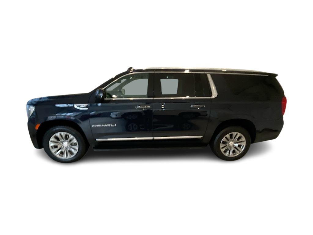 2022 GMC Yukon XL Denali 3