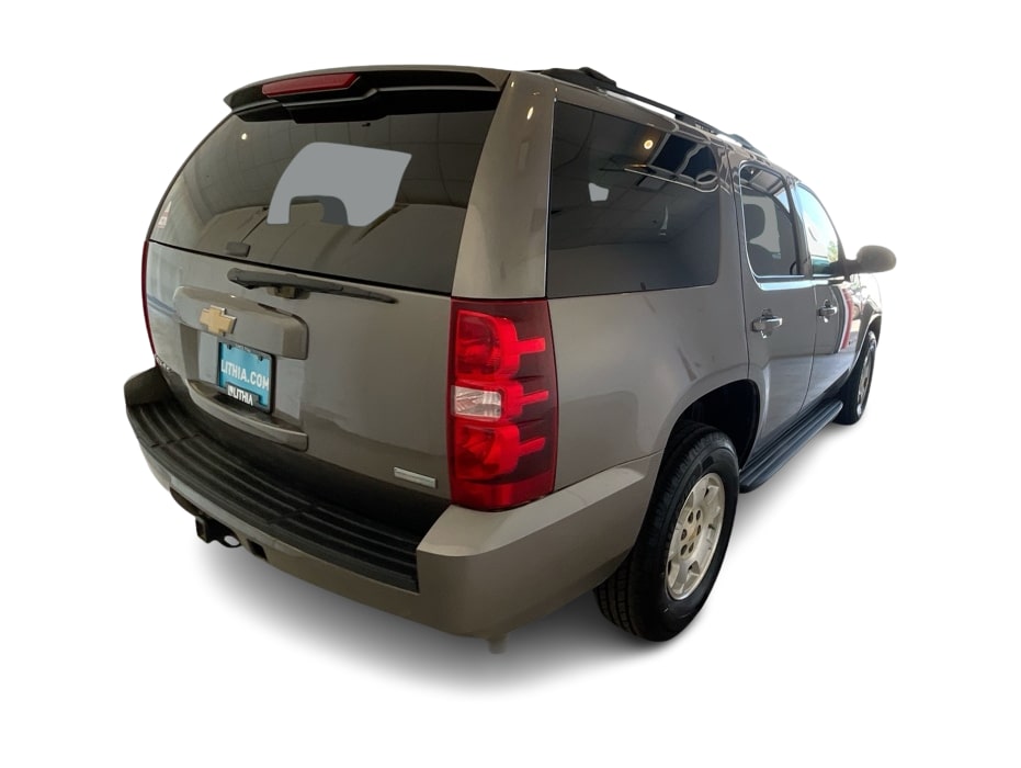 Thumbnail: 2012 Chevrolet Tahoe - 19