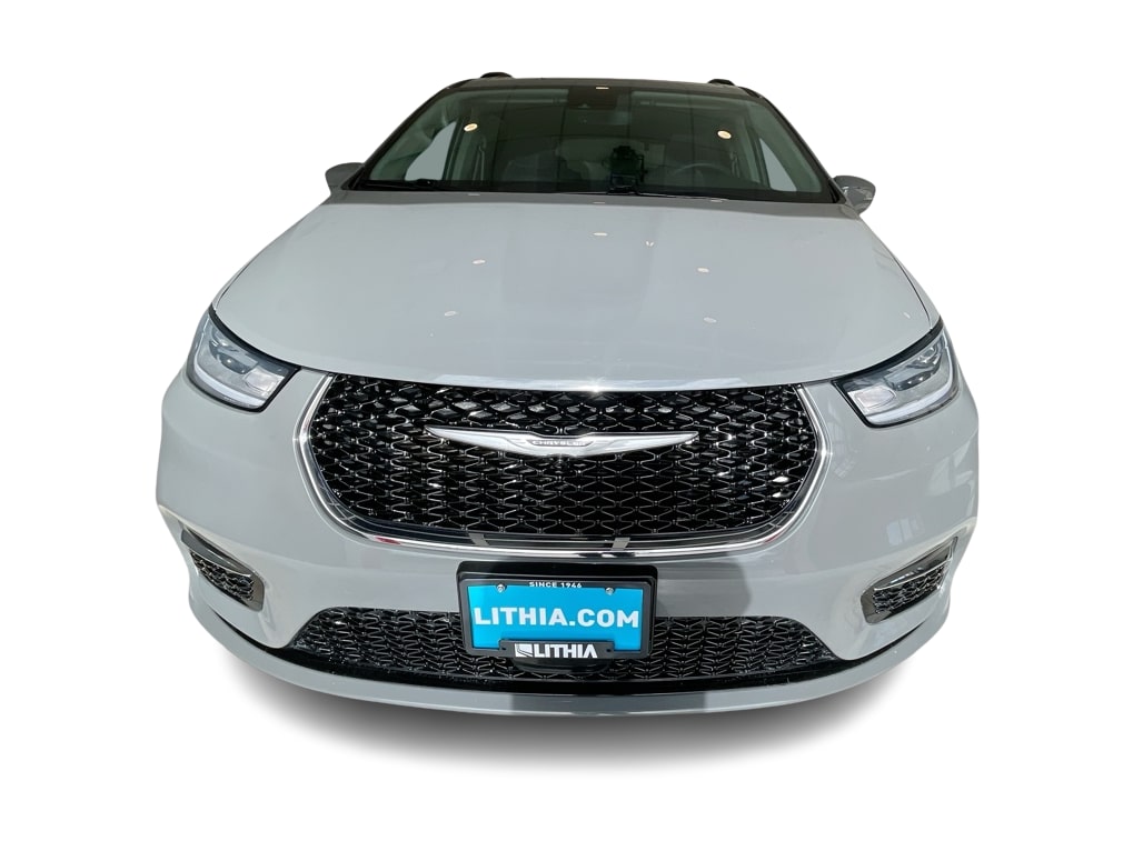Thumbnail: 2022 Chrysler Pacifica - 6