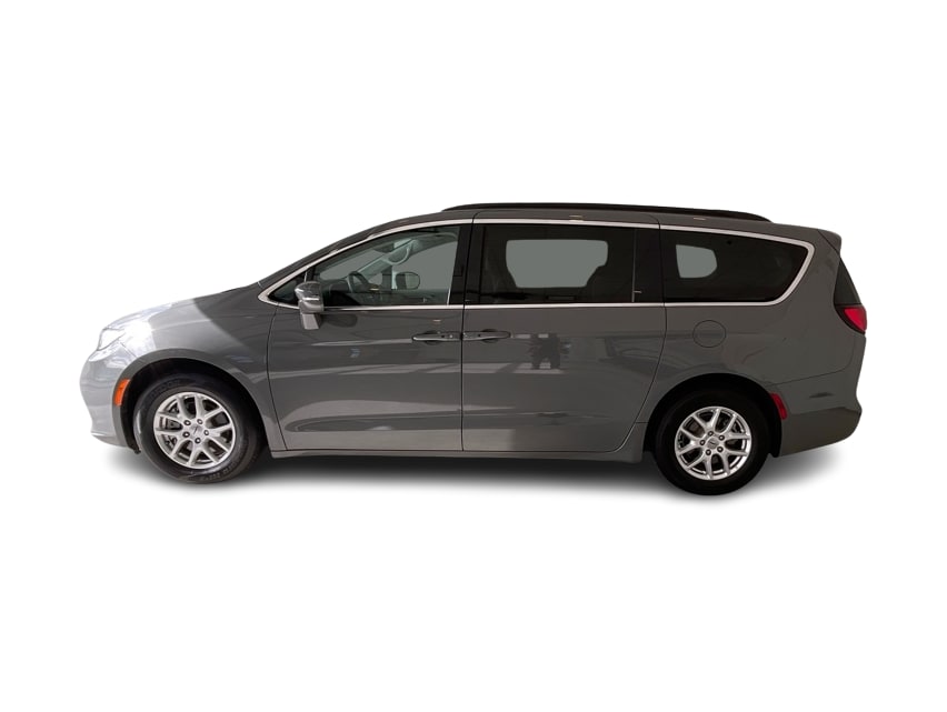 Thumbnail: 2022 Chrysler Pacifica - 3