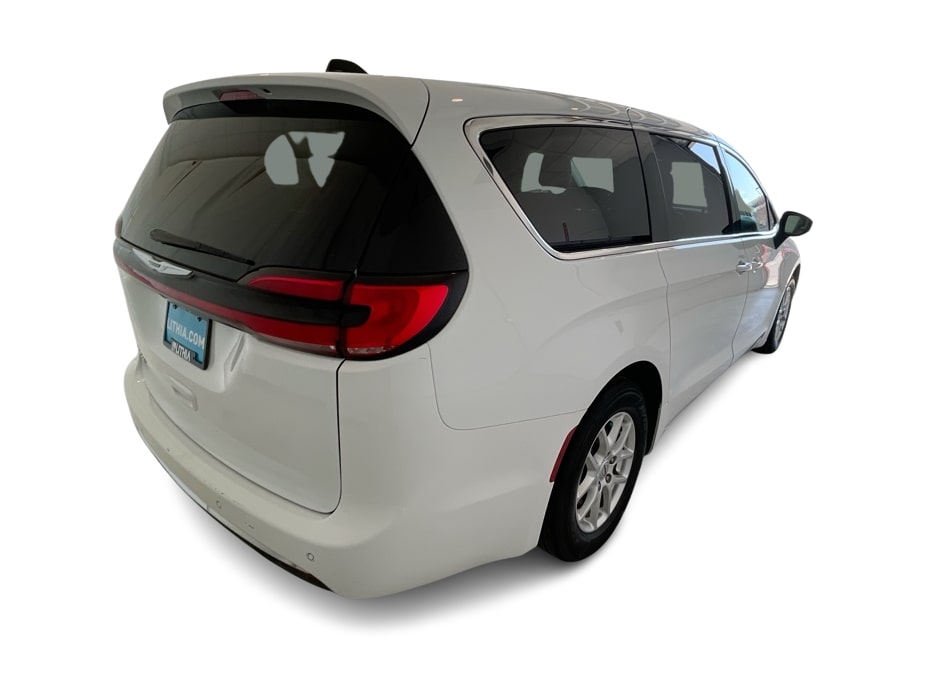 Thumbnail: 2023 Chrysler Pacifica - 20