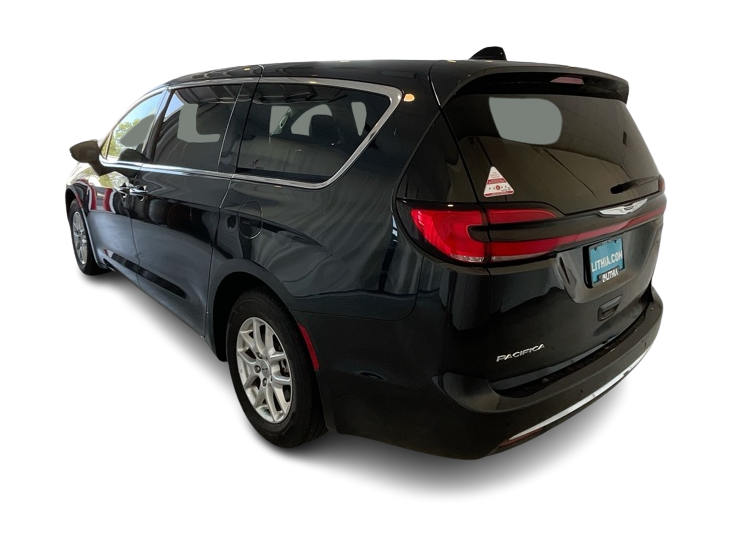 Thumbnail: 2023 Chrysler Pacifica - 4
