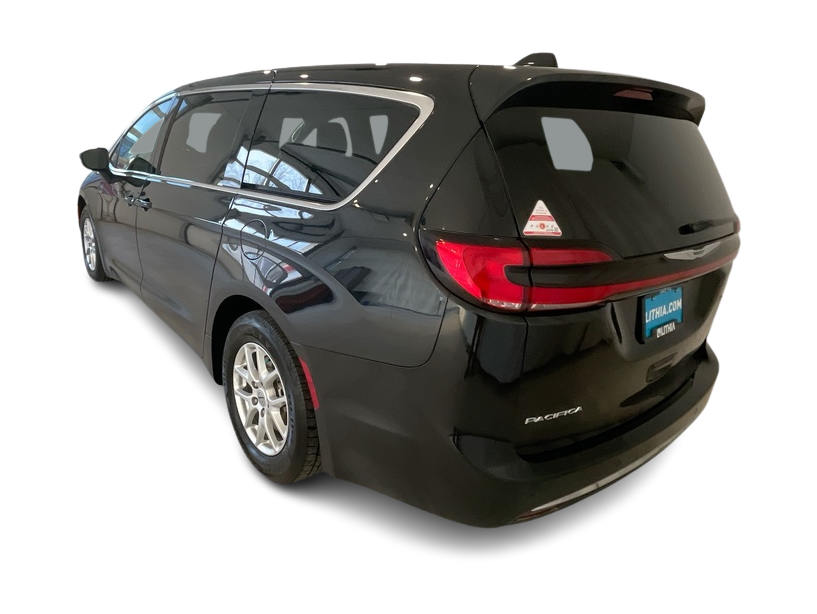 2023 Chrysler Pacifica Touring L 4