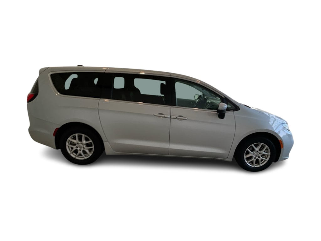 Thumbnail: 2023 Chrysler Pacifica - 19